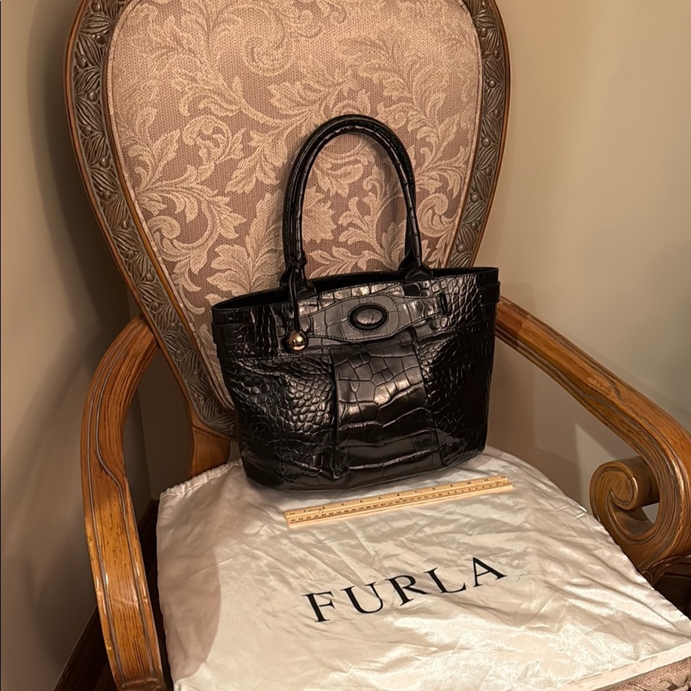 Furla Elegant Black Croc-Embossed Tote